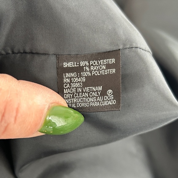 Tahari Arthur S. Levine Pinstripe Blazer Navy Size 18W
Women's Black Blazer - Picture 7 of 7